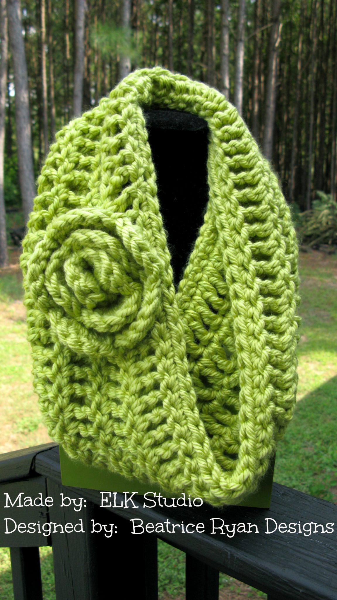 Free Cowl Pattern designed by Beatrice Ryan Designs made by ELK Studio